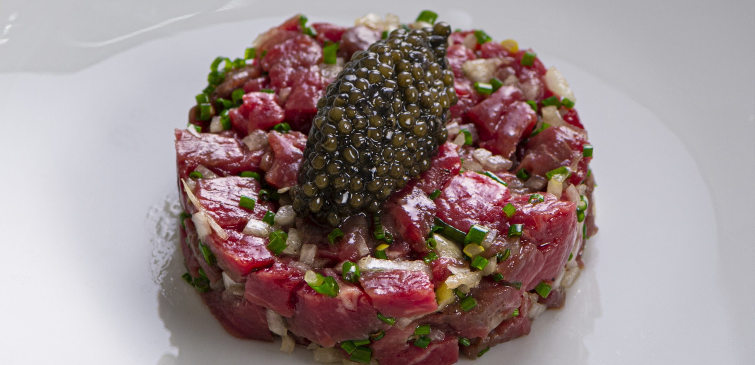 tartare-boeuf-caviar-aquitaine